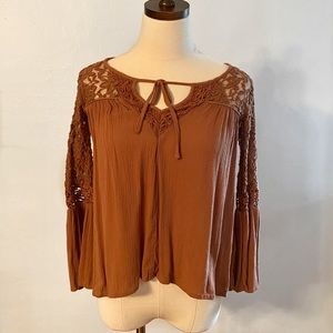 American Eagle Lace Top